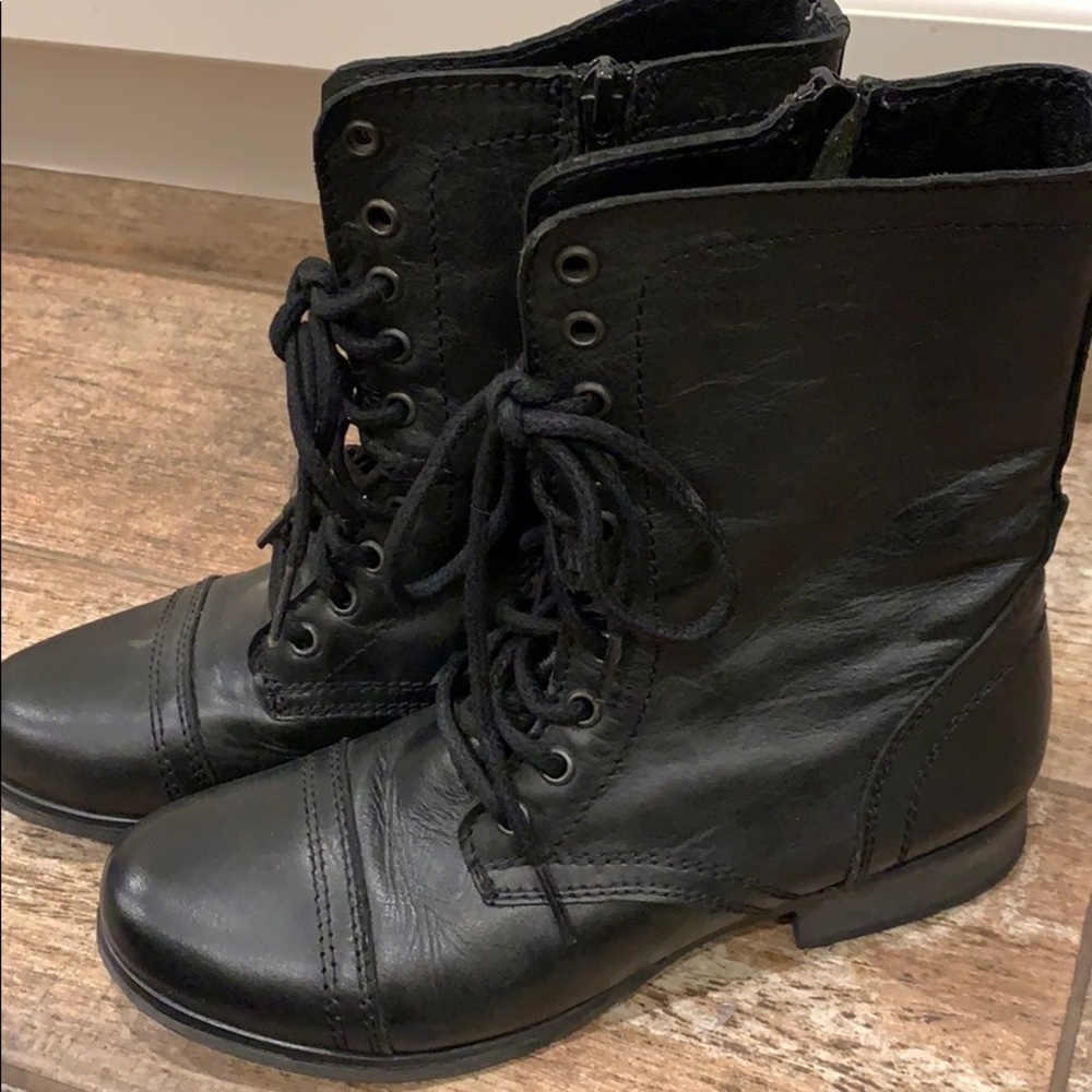 Boots - Picture 3 of 5